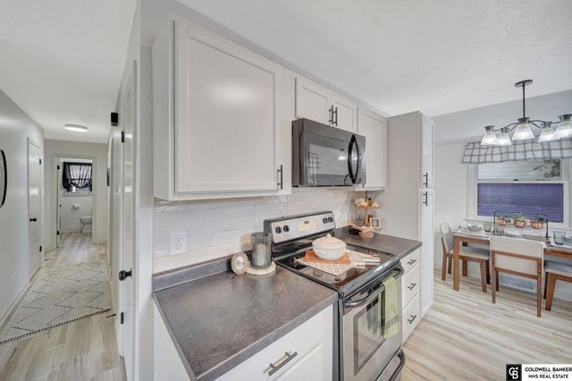 122 W Saunders Avenue, Lincoln, NE 68521