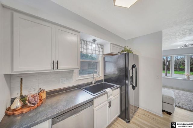 122 W Saunders Avenue, Lincoln, NE 68521