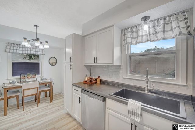 122 W Saunders Avenue, Lincoln, NE 68521