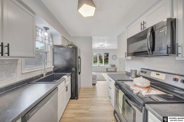 122 W Saunders Avenue, Lincoln, NE 68521