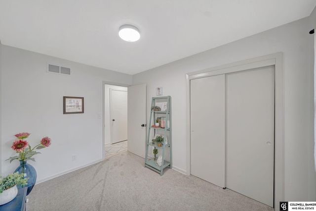 122 W Saunders Avenue, Lincoln, NE 68521