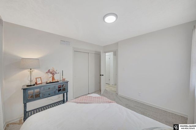 122 W Saunders Avenue, Lincoln, NE 68521