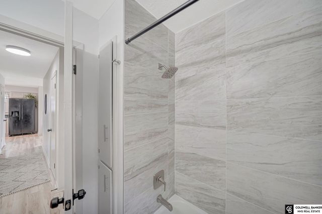 122 W Saunders Avenue, Lincoln, NE 68521