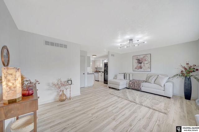 122 W Saunders Avenue, Lincoln, NE 68521