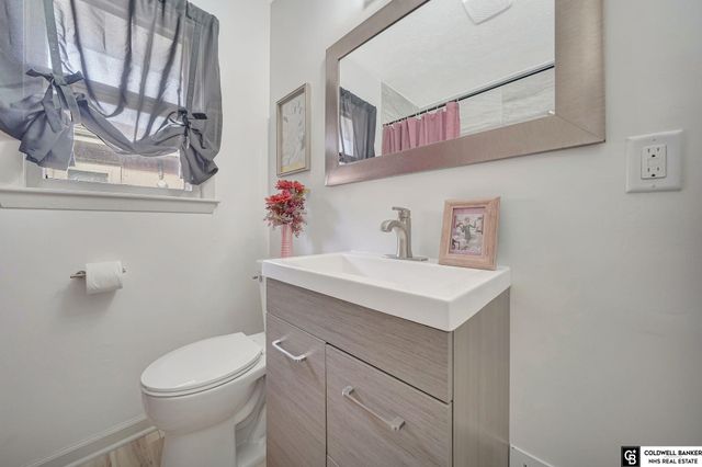 122 W Saunders Avenue, Lincoln, NE 68521