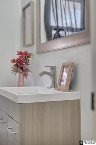 122 W Saunders Avenue, Lincoln, NE 68521