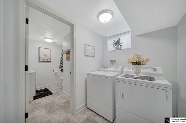 122 W Saunders Avenue, Lincoln, NE 68521