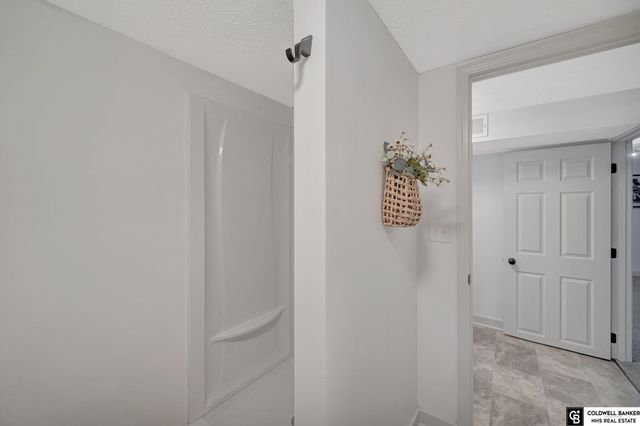 122 W Saunders Avenue, Lincoln, NE 68521