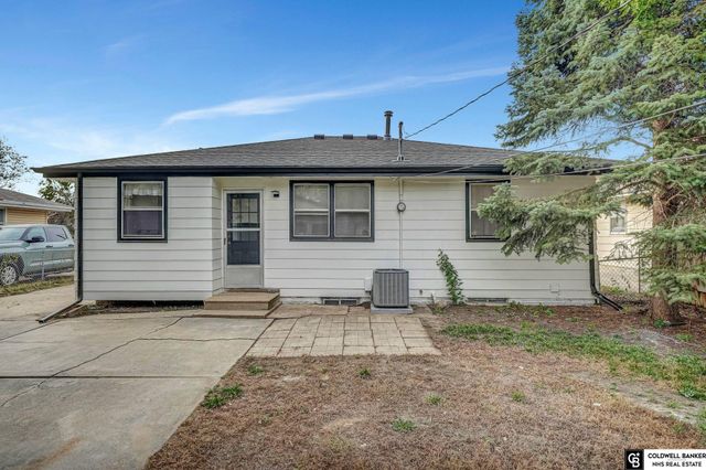 122 W Saunders Avenue, Lincoln, NE 68521