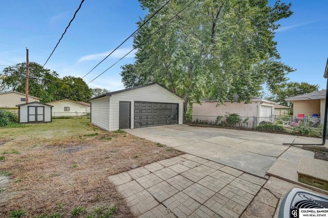 122 W Saunders Avenue, Lincoln, NE 68521