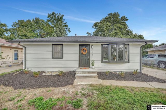 122 W Saunders Avenue, Lincoln, NE 68521