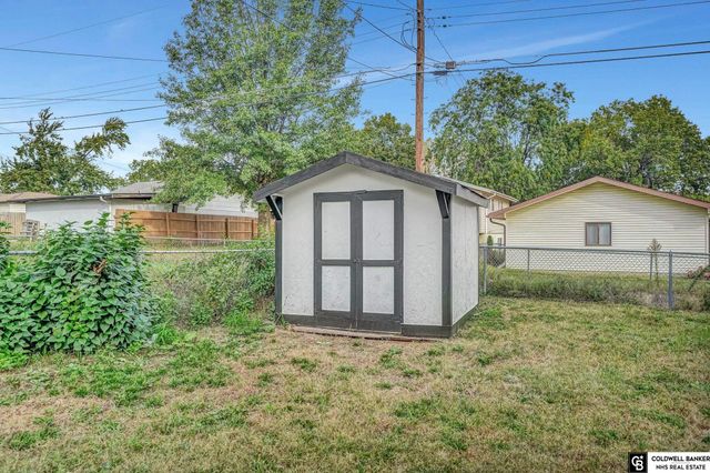 122 W Saunders Avenue, Lincoln, NE 68521