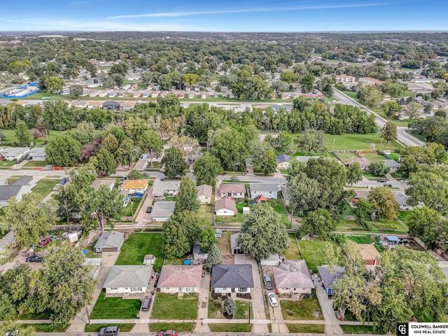 122 W Saunders Avenue, Lincoln, NE 68521