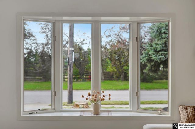 122 W Saunders Avenue, Lincoln, NE 68521