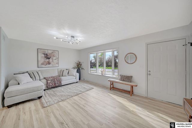 122 W Saunders Avenue, Lincoln, NE 68521