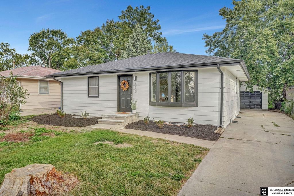 122 W Saunders Avenue, Lincoln, NE 68521