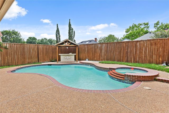 2709 Devonshire Drive, Carrollton, TX 75007