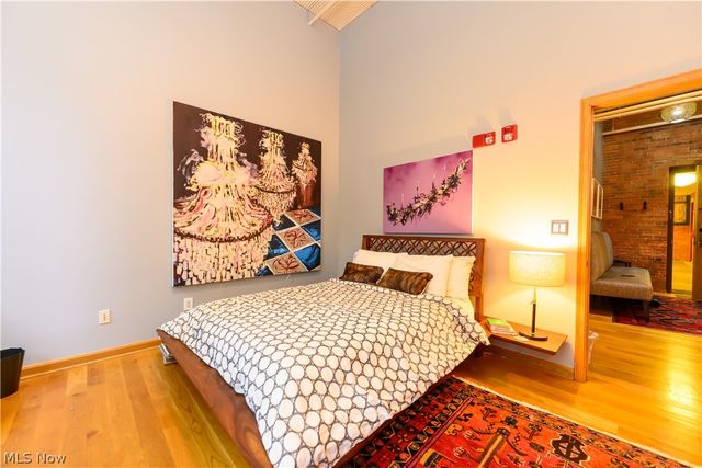 635 W Lakeside Avenue, Cleveland, OH 44113