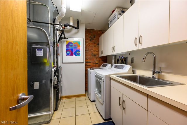 635 W Lakeside Avenue, Cleveland, OH 44113
