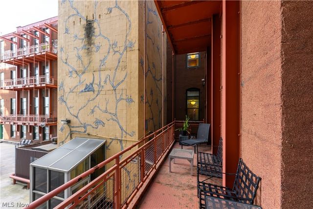 635 W Lakeside Avenue, Cleveland, OH 44113