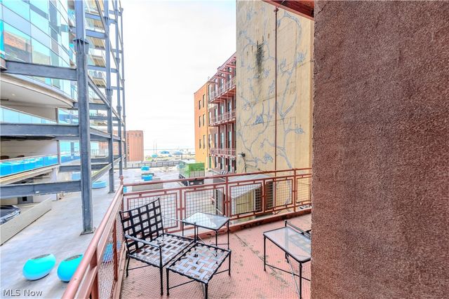 635 W Lakeside Avenue, Cleveland, OH 44113