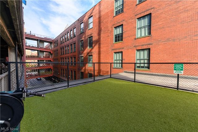635 W Lakeside Avenue, Cleveland, OH 44113