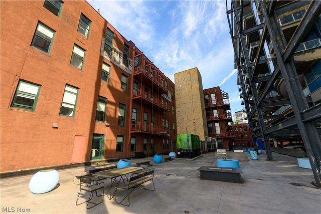 635 W Lakeside Avenue, Cleveland, OH 44113