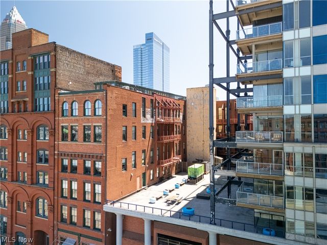 635 W Lakeside Avenue, Cleveland, OH 44113