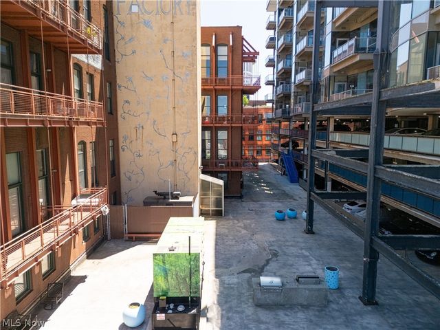 635 W Lakeside Avenue, Cleveland, OH 44113