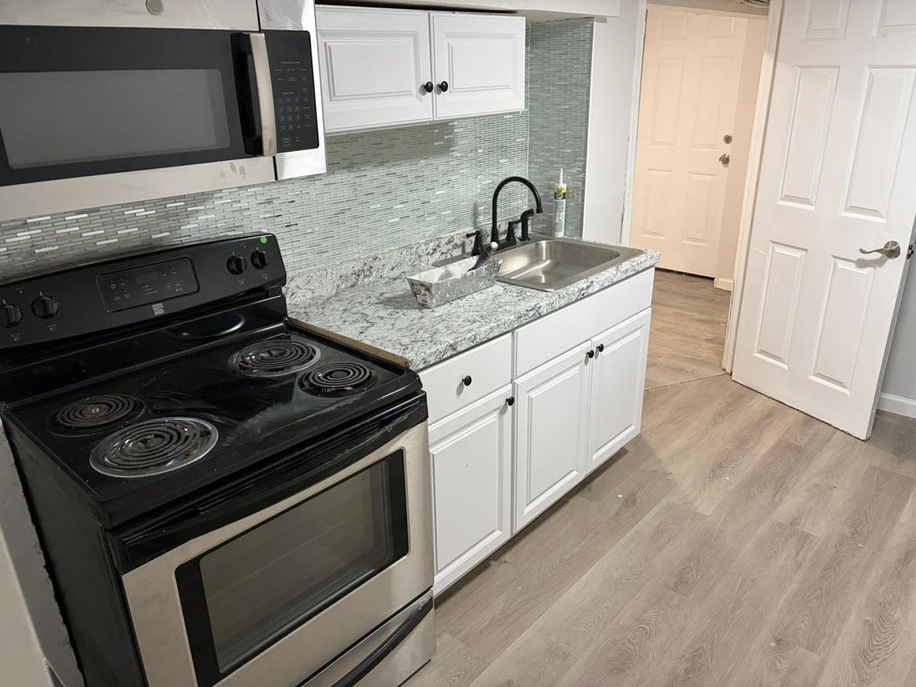 327 Dover Street, Bridgeport, CT 06610