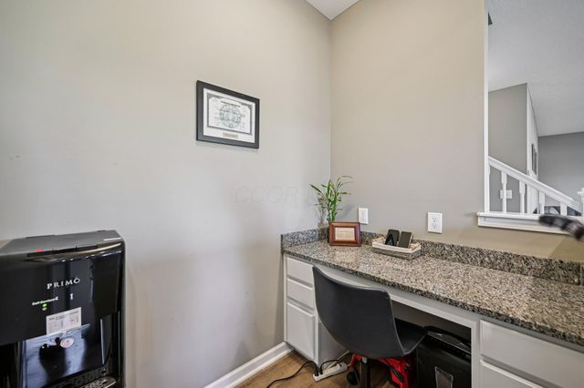 573 Eagle Walk Road, Delaware, OH 43015