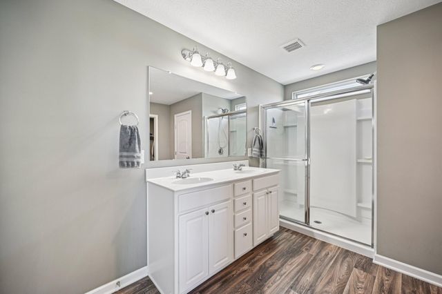 573 Eagle Walk Road, Delaware, OH 43015