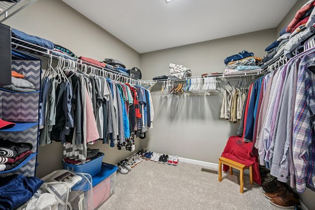 573 Eagle Walk Road, Delaware, OH 43015