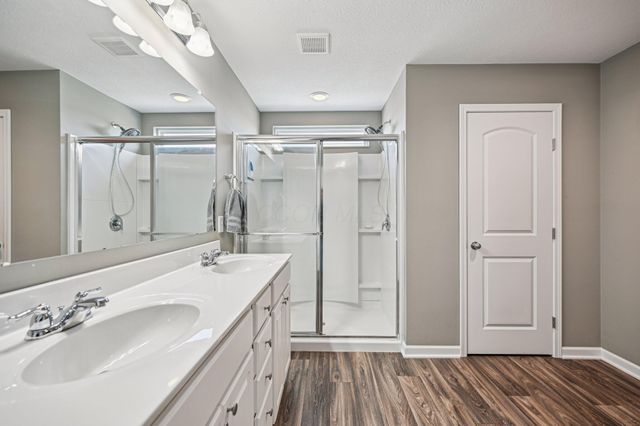 573 Eagle Walk Road, Delaware, OH 43015