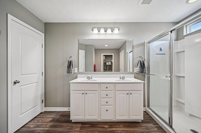 573 Eagle Walk Road, Delaware, OH 43015