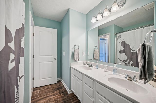 573 Eagle Walk Road, Delaware, OH 43015