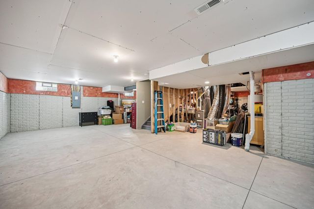 573 Eagle Walk Road, Delaware, OH 43015