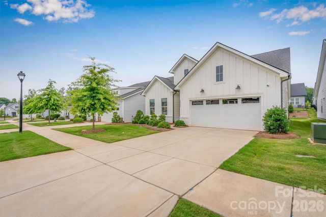 8025 Brookbank Drive, Charlotte, NC 28269
