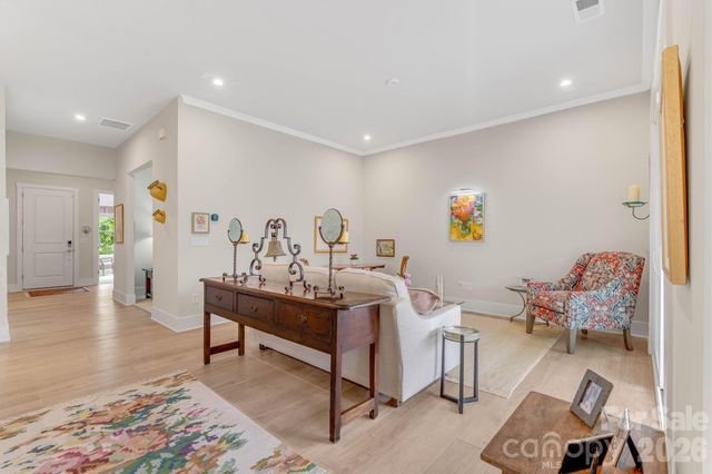 8025 Brookbank Drive, Charlotte, NC 28269