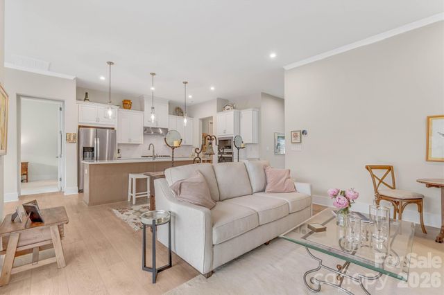 8025 Brookbank Drive, Charlotte, NC 28269