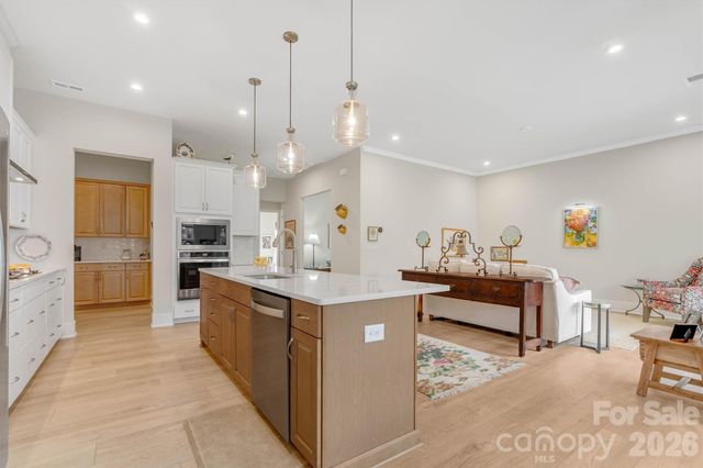8025 Brookbank Drive, Charlotte, NC 28269