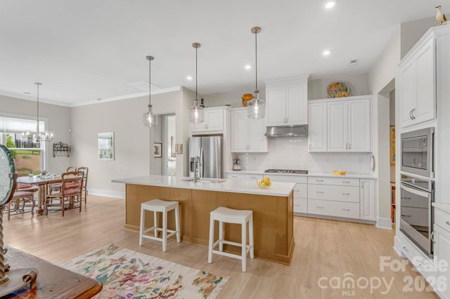 8025 Brookbank Drive, Charlotte, NC 28269