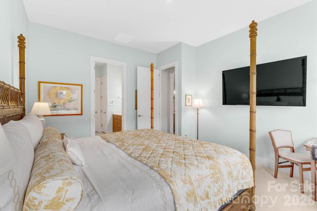 8025 Brookbank Drive, Charlotte, NC 28269
