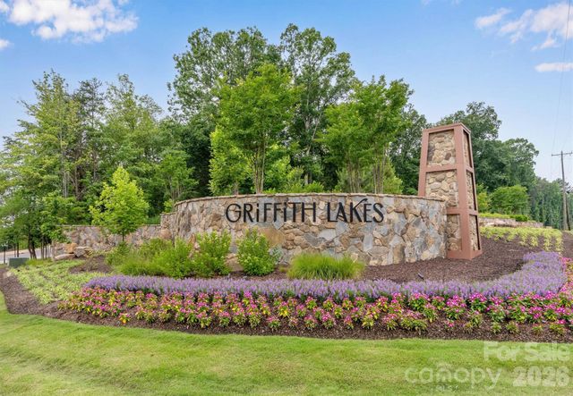 8025 Brookbank Drive, Charlotte, NC 28269