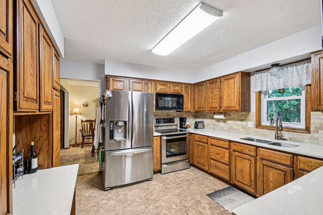 13721 Danbury Path, Rosemount, MN 55068