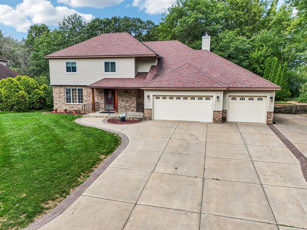 13721 Danbury Path, Rosemount, MN 55068