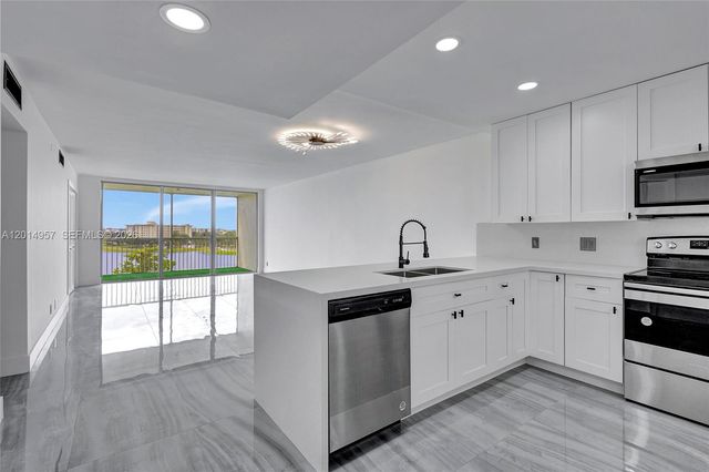 3091 N Course Dr 702, Pompano Beach, FL 33069