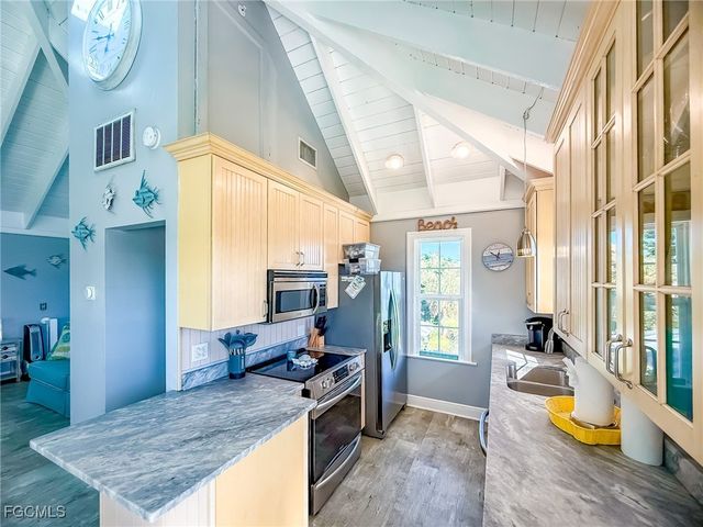 210 White Pelican DR, Upper Captiva, FL 33924