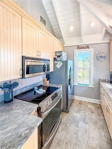 210 White Pelican DR, Upper Captiva, FL 33924