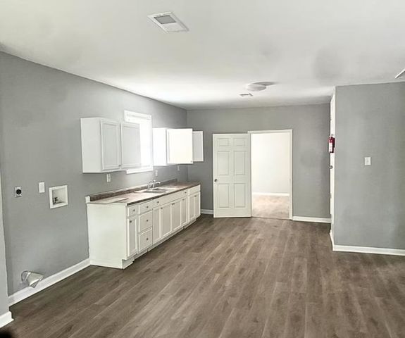 1492 N TREZEVANT ST, Memphis, TN 38108